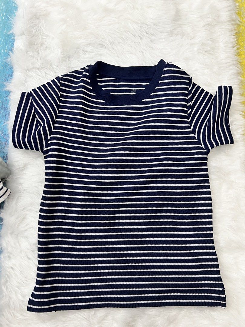 T shirt (Category: Babies & Kids Fashion) located in Mandaluyong City. Submitted by one.stopshop (Listing ID 1460766720, Image 1). Description: Preloved uniqlo 📏 Size: 3-4YRS OLD 📐 Length: 16 inches 🎨 Color: naby blue stripes white Preloved but still in very good condition. Please manage expectations as this is a preloved item, but I assure you it has been well cared for and remains in great condition. 💙 Note: Actual color may vary slightly d