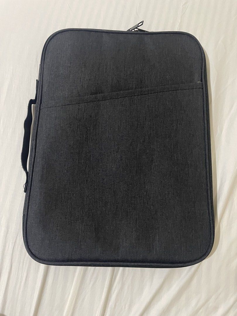 Tablet / Laptop Handbag Dustproof and Water Resistant (Category: Other Accessories) located in Manila. Submitted by wysiwyglea19932 (Listing ID 1460905638, Image 1). Description: Size: 13 inches Can be use for Laptop or Ipad/Tablet Rfs: bought the wrong size for my Ipad A16 .