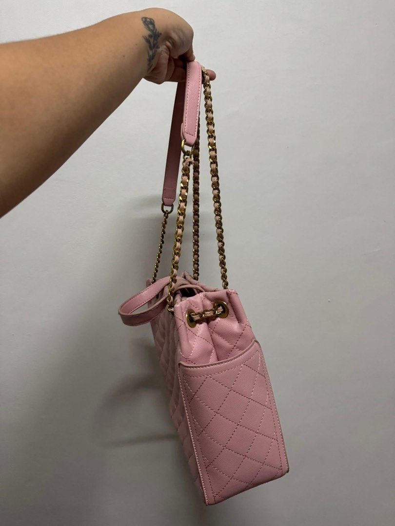 [Take All] Preloved Topgrade Bags (Category: Luxury Bags & Wallets) located in Pasig City. Submitted by ms.eniarol (Listing ID 1460858101, Image 3). Description: Topgrade Bags Take all 3 bags for ₱1,000.00 Details: • Well used • All items are topgrade quality only • No issues, linisin niyo nalang 🙂 📍Pickup Location: Lifehomes Pasig 💸Mode of Payment: Cash/GCash/GoTyme/BPI/BDO 🛵Shipping: LBC or Same day delivery (any courier).