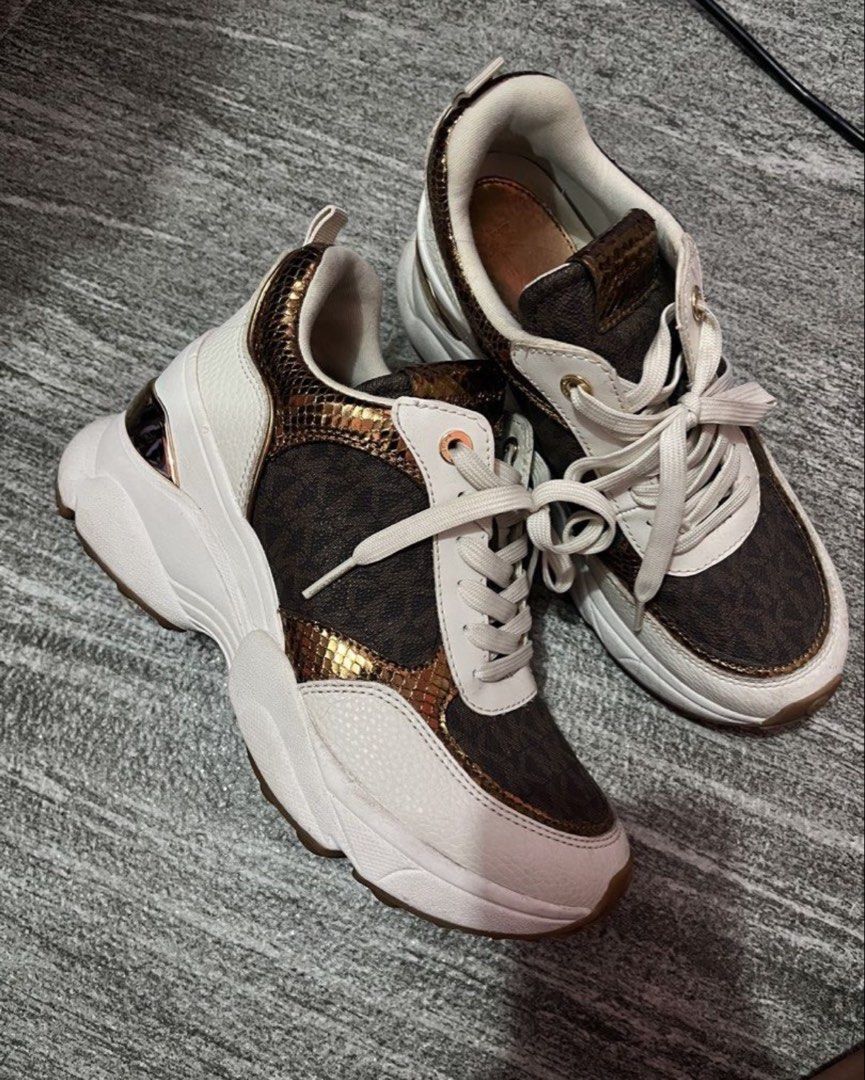 Take all with authentic MK (Category: Heels) located in Manila. Submitted by heygianni (Listing ID 1460824711, Image 2). Description: TAKE ALL WITH AUTHENTIC MK SNEAKERS ALL FROM JAPAN SIZES 35 TO 36.
