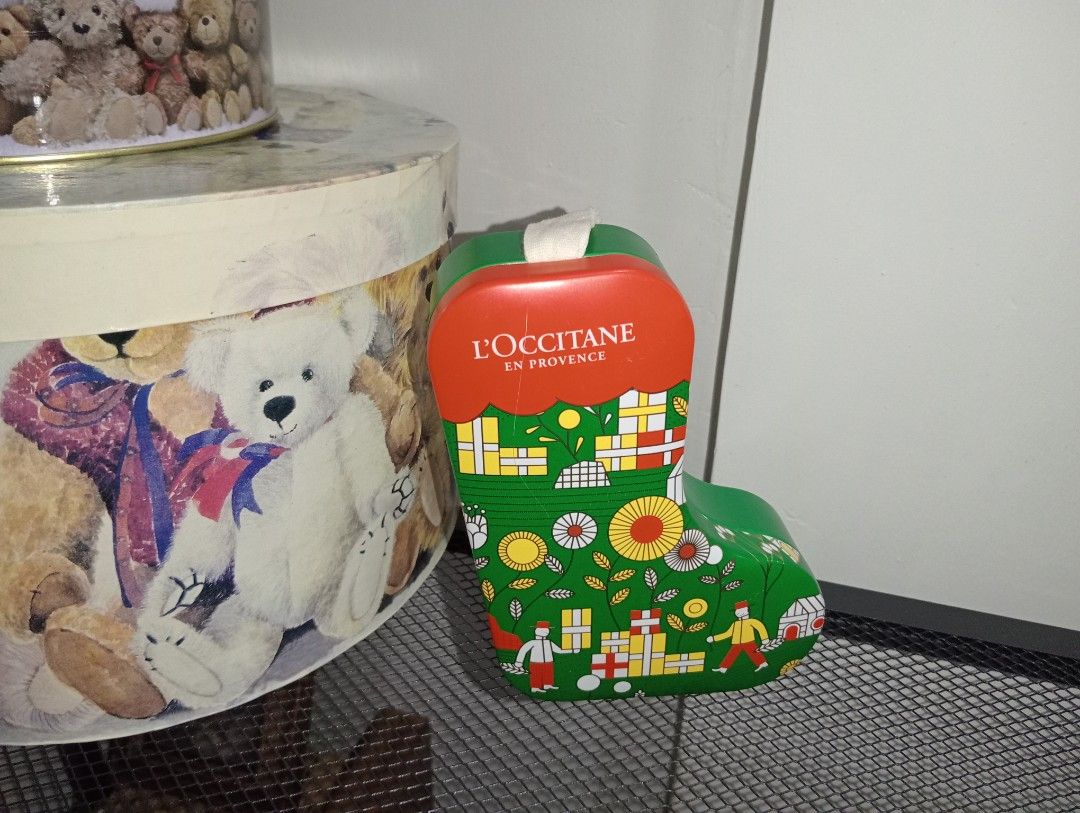 TC #8 XMAS SOCK (Category: Storage Boxes & Baskets) located in Kawit. Submitted by gieclutter (Listing ID 1460749211, Image 1). Description: Flakers and joy reservers are 𝗻𝗼𝘁 𝗮𝗹𝗹𝗼𝘄𝗲𝗱 ⚠️ ✓𝗔𝗦 𝗜𝗦 ・Actual photos, sized precisely ・Verify the item's dimensions first ・ Expect minor flaws (dents, scratches, water stains, rusts, and paint chips) as items are sourced directly from the supplieras items are sourced directly from the supplier ・A