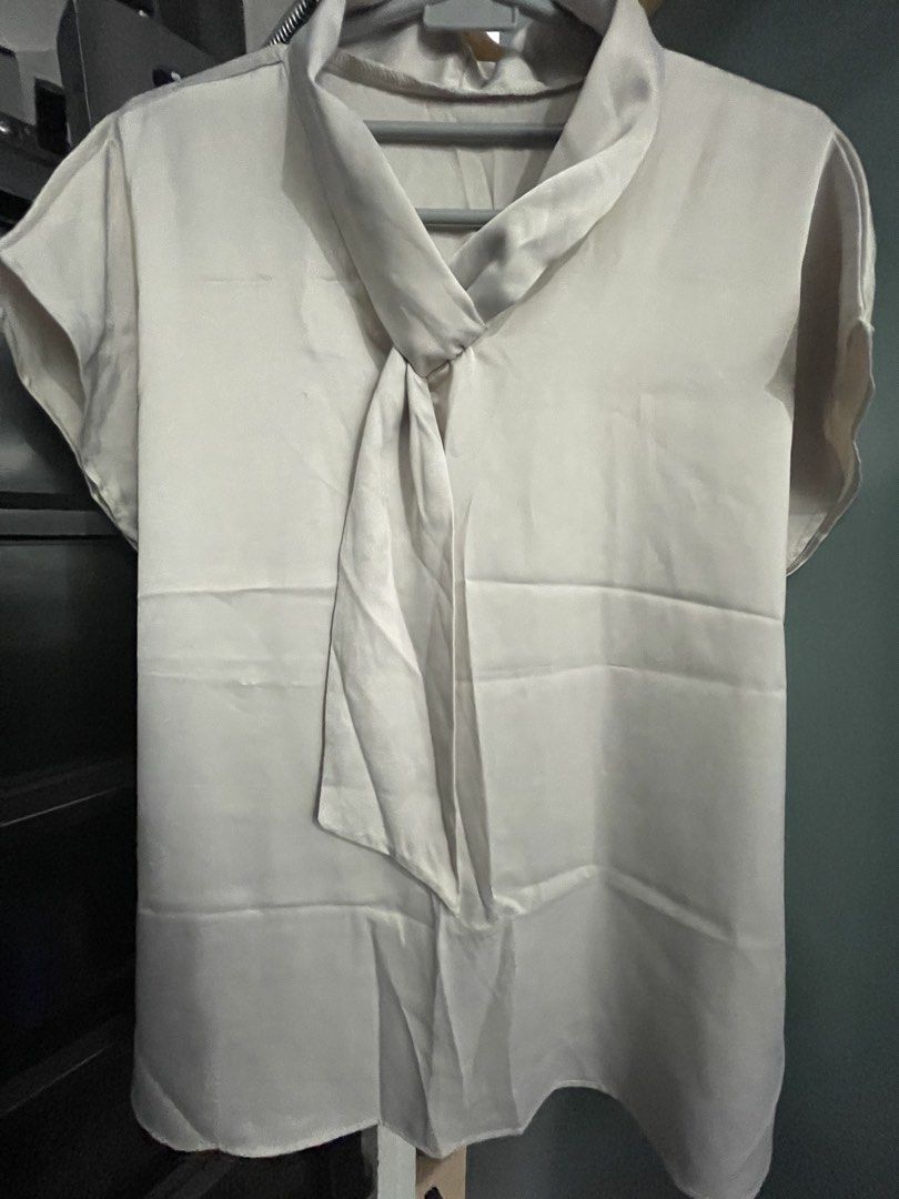 Temu Tie Collar Batwing Sleeve Blouse (Category: Blouses) located in Quezon City. Submitted by ladydianne8 (Listing ID 1460826897, Image 2). Description: - Cream - Collar with tie detail - Batwing sleeves - Label Size XL (Asian 3XL) pls refer to the size chart from the photos - 100% Polyester - Perfect for dressing up or down.