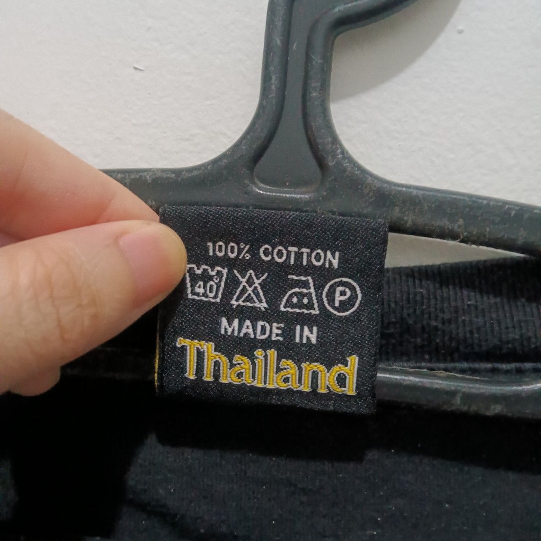 THAILAND Elephant Shirt (Category: Tshirts & Polo Shirts ) located in Quezon City. Submitted by jaychingsss (Listing ID 1460911296, Image 3). Description: Thailand Elephant Shirt - 150 20x26 With necktag (no side stitch) Color Rate: 9/10 Makapal Tela No issue NEED WASH.