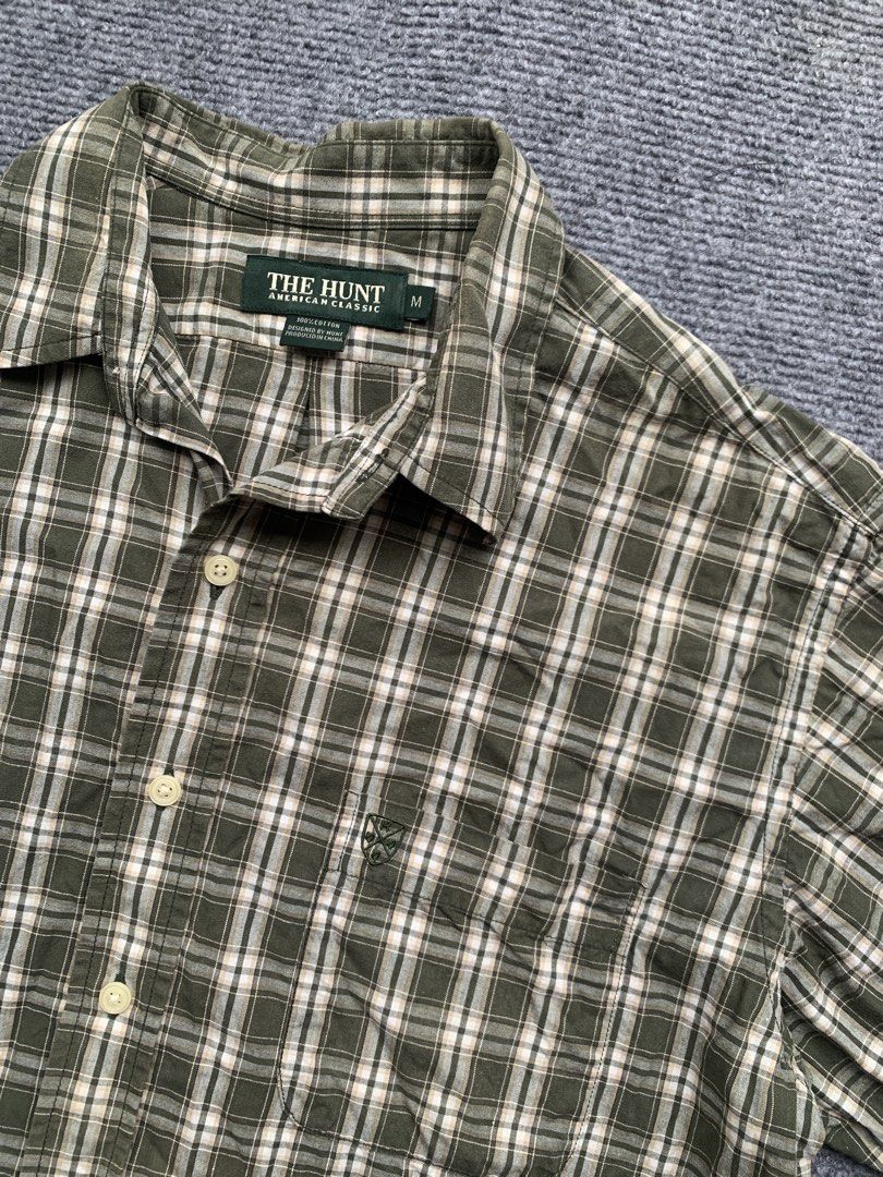 The Hunt Polo Green (Category: Tshirts & Polo Shirts ) located in Marikina City. Submitted by azaero (Listing ID 1460890093, Image 3). Description: Size M on tag W 20 x L 27 Color rate 9.7/10 .