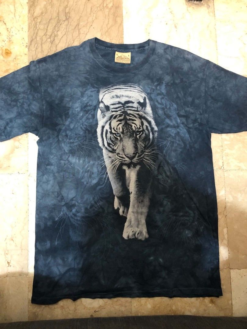 The Mountain White Tiger (Category: Tshirts & Polo Shirts ) located in Daraga. Submitted by arkhoholic (Listing ID 1460919046, Image 1). Description: excellent condition large 22x30.