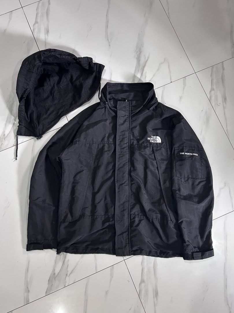 THE NORTH FACE (Category: Coats, Jackets and Outerwear) located in Tubod. Submitted by just_thrift.1 (Listing ID 1460818489, Image 1). Description: THE NORTH FACE Size: Medium Dimes: 21x25 Color Rate: 9.8/10 Excellent Condition No issue.