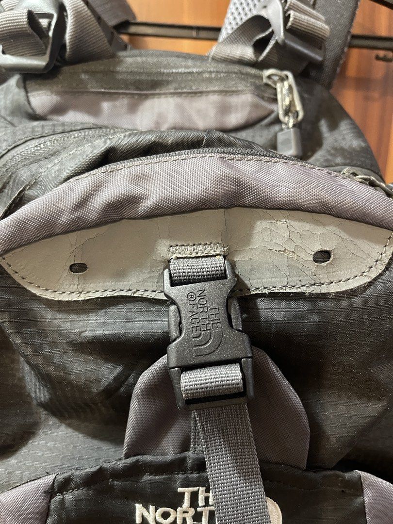 The North Face Electron 40 Backpack (Category: Backpacks) located in Quezon City. Submitted by enzo04 (Listing ID 1460901599, Image 3). Description: - 40L hiking backpack - sturdy and reliable for traveling/hiking - has many compartments - water repellant materials - comfortable to wear RFS: Declutterring/not using it anymore Issues: See 4th-last photo MOP: Gcash/Maribank/GoTyme.