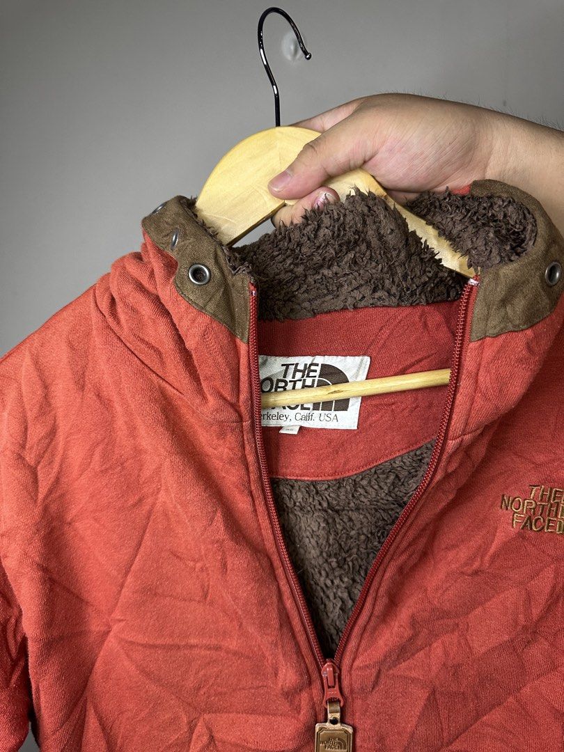 THE NORTH FACE FLEECE JACKET (Category: Coats, Jackets and Outerwear) located in Molave. Submitted by thriftmate13 (Listing ID 1460721778, Image 2). Description: .