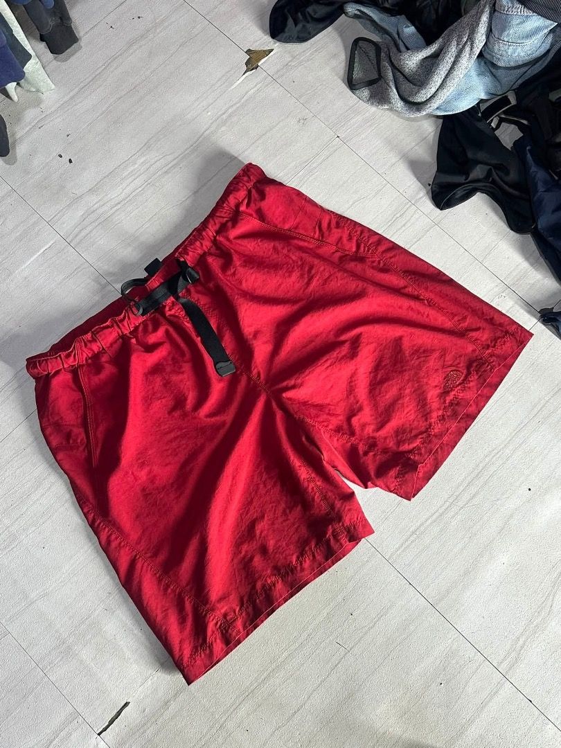 the north face short (Category: Shorts) located in Manila. Submitted by nb_thriftshop (Listing ID 1460902225, Image 1). Description: maroon TNF short waist 30 to 40 length 21 lrg hole 13.5 no issue washed.
