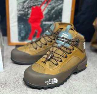 (Category: ) located in . Submitted by pickplanet_sneaker_shirt (Listing ID 1460789896, Image 1). Description: .