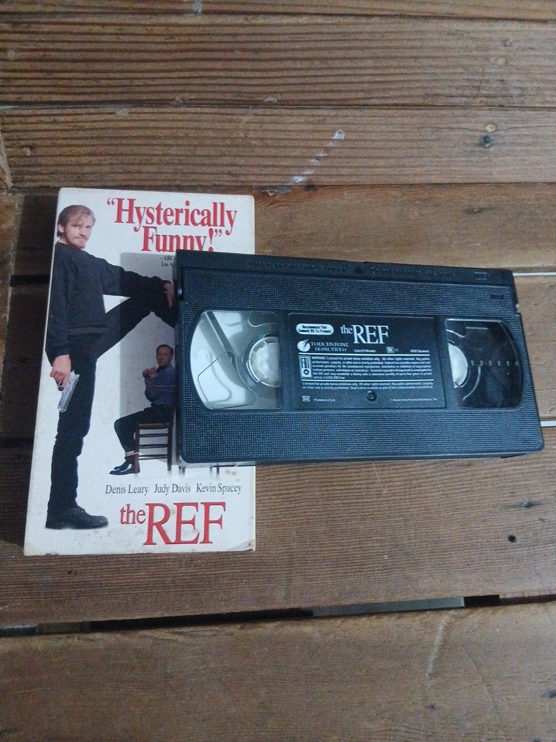 The Ref VHS Tape - Hysterically Funny! Comedy Movie (Category: Everything Else Others) located in Manila. Submitted by fastriver-bbe9 (Listing ID 1460793393, Image 2). Description: - Comedy movie: 'The Ref' on VHS - Starring: Denis Leary, Judy Davis, Kevin Spacey - Tagline: 'Hysterically Funny!' (ABC TV) - Perfect for fans of 90s comedies - A classic film for your collection.