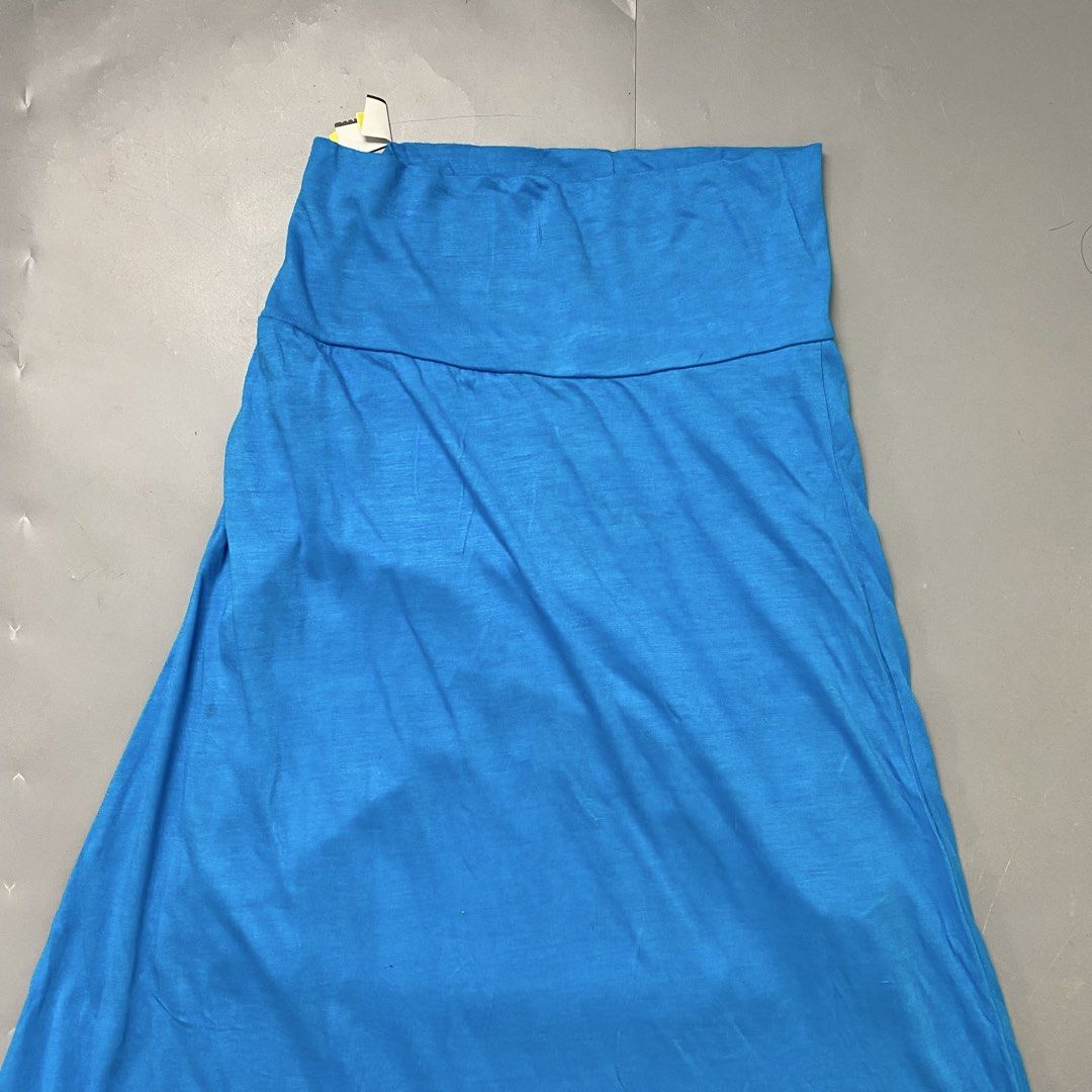 Threads 4 Thought 🌸 | Teal High Waisted Maxi Skirt (Category: Skirts) located in Bulacan. Submitted by orc.ph (Listing ID 1460809236, Image 2). Description: Threads 4 Thought 🌸 | Teal High Waisted Maxi Skirt Material Used: Cotton - Teal - High Waist - Maxi Skirt - A Line Skirt - Flared - Casual - Semi Formal - Formal ‎-Size: M-L ‎-Waistline: 26-30" ‎-Length: 42" ‎Pristined Condition. No Visible Flaws ‎ No Issue At All ‎ ‎ ‎⚠️Note: For Inspo lan