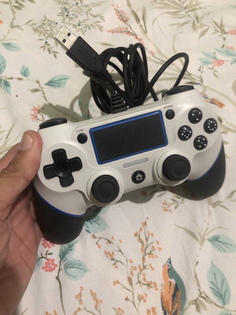 Three Arrows PS4 wired controller 1 meter cable (Category: Controllers) located in Quezon City. Submitted by markgolveo (Listing ID 1460783695, Image 3). Description: Three Arrows PS4 wired controller 1 meter cable Tested working properly All buttons and functions working responsive and crisp No ghost movement Tested via PC steam.