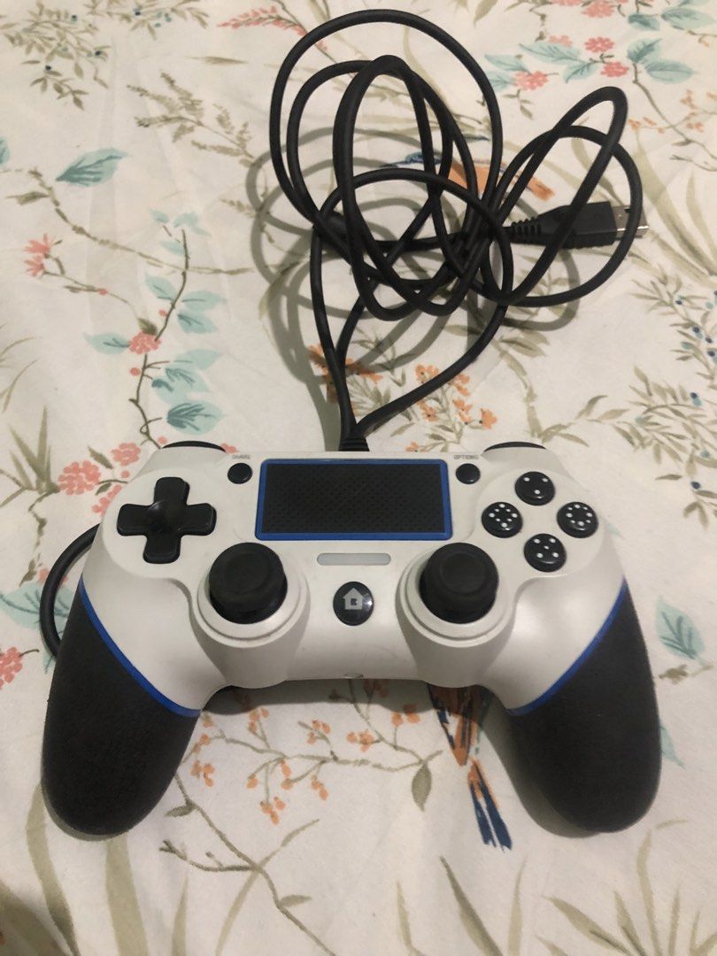 Three Arrows PS4 wired controller 1 meter cable (Category: Controllers) located in Quezon City. Submitted by markgolveo (Listing ID 1460783695, Image 1). Description: Three Arrows PS4 wired controller 1 meter cable Tested working properly All buttons and functions working responsive and crisp No ghost movement Tested via PC steam.