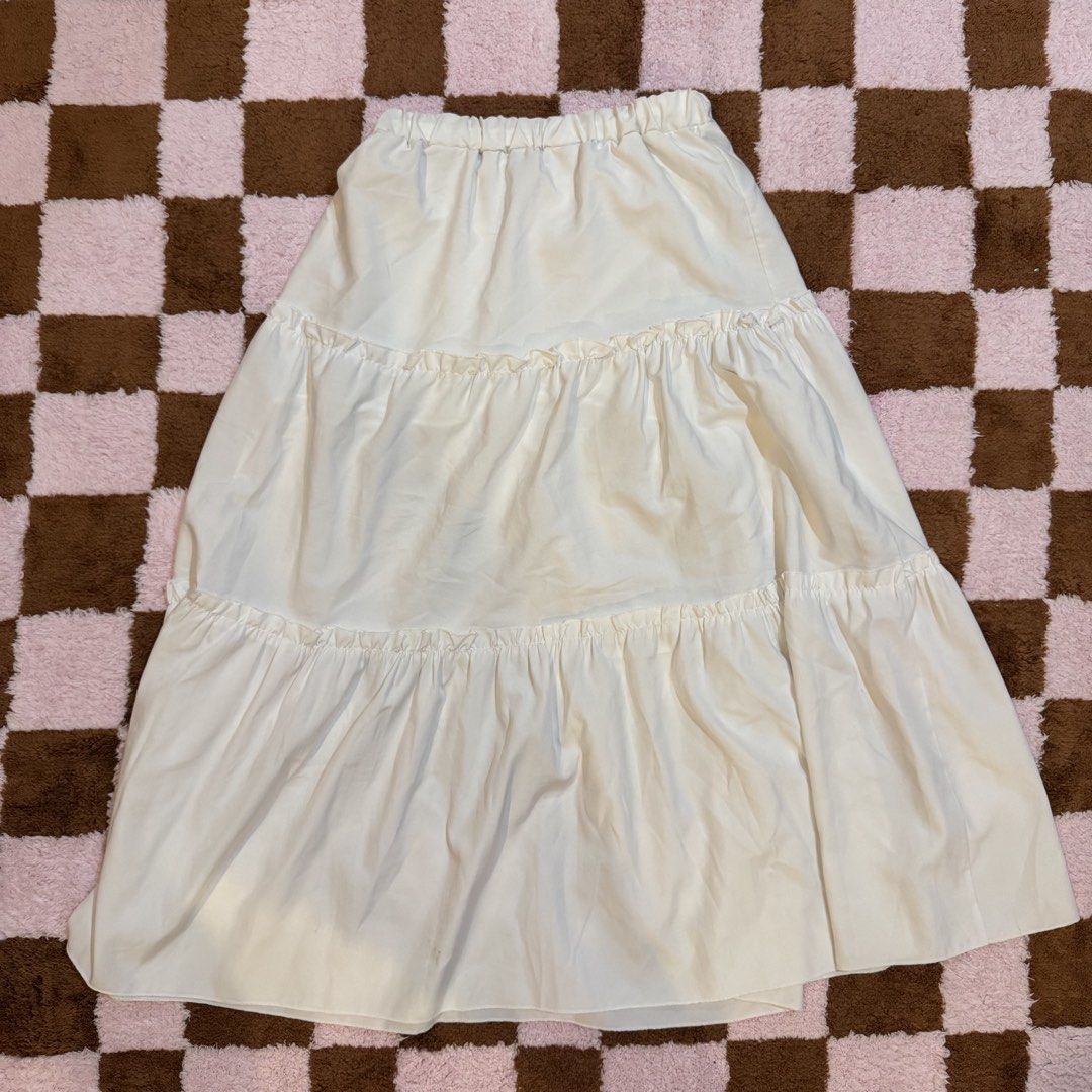 Tiered Maxi Skirt (Category: Skirts) located in Pasig City. Submitted by chachiscloset (Listing ID 1460890918, Image 1). Description: - Flowy tiered maxi skirt with elastic waistband.