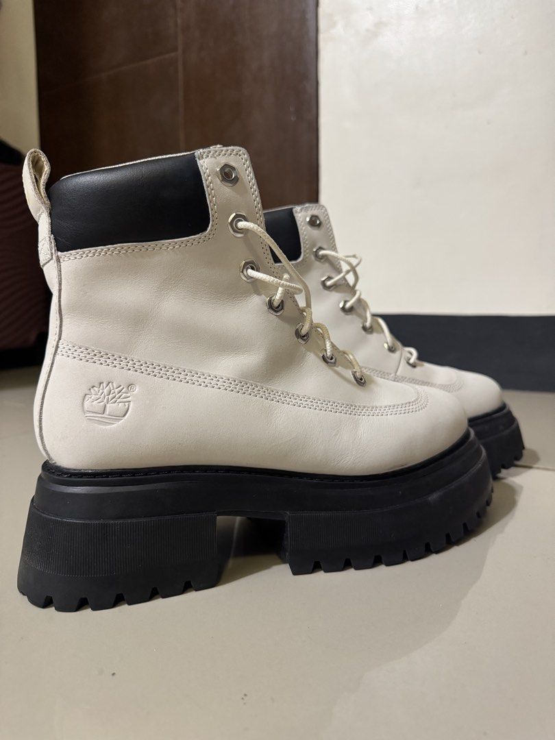 Timberland Sky 6-inch White Leather Platform Boots (Category: Boots) located in Taguig. Submitted by jdeclutterist (Listing ID 1460908952, Image 2). Description: ✨Authentic Timberland Sky White Leather Platform Boots✨ Selling my pre-loved Timberland Sky boots in white leather. •Model/Style: Timberland Sky 6-Inch Lace-Up (Chunky Platform Version) •Color: White / Off-White •Material: Premium Leather Upper / Heavy Duty Rubber Lug Sole •Size: Women’s