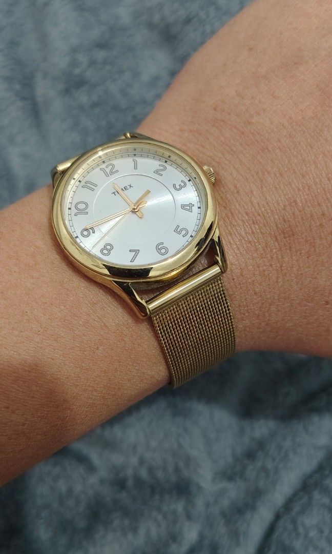 Timex Easy Reader Dress Watch (Category: Men's Watches) located in Cebu City. Submitted by aceoftime (Listing ID 1460893065, Image 1). Description: In good working condition No fades or corrosion on the gold tone Analog quartz movt Silver dial in gold tone case & strap Adjustable mesh strap Watch only Our Guarantee: 💯 Authentic All watches are checked by our experienced technician to ensure good functionality Please manage your expectations sinc