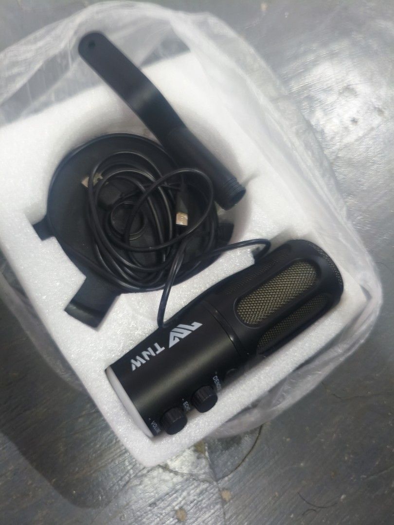 TNW Mic Condenser unused (Category: Microphones) located in Cavite. Submitted by cappfinds86177 (Listing ID 1460911991, Image 3). Description: wala langnyung screw sa stand niya yun lang kulang cod lalamove or shipping.