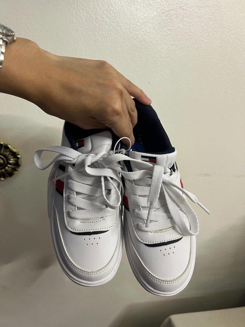 Tommy hilfiger 21.9 cm (Category: Babies & Kids Fashion) located in Manila. Submitted by beaumontandco (Listing ID 1460718620, Image 2). Description: Brandnew Never worn Still with tag Unisex 21.9 cm.