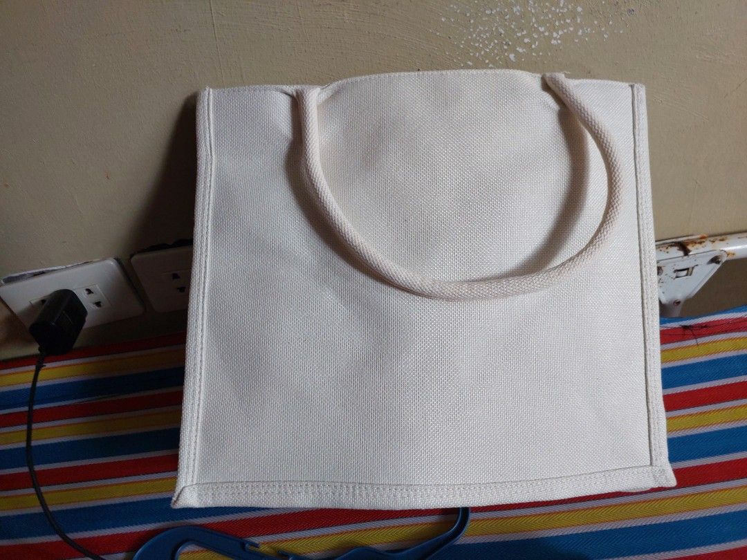 Tote bag (Category: Tote Bags) located in Manila. Submitted by kristinera72772 (Listing ID 1460792882, Image 3). Description: .