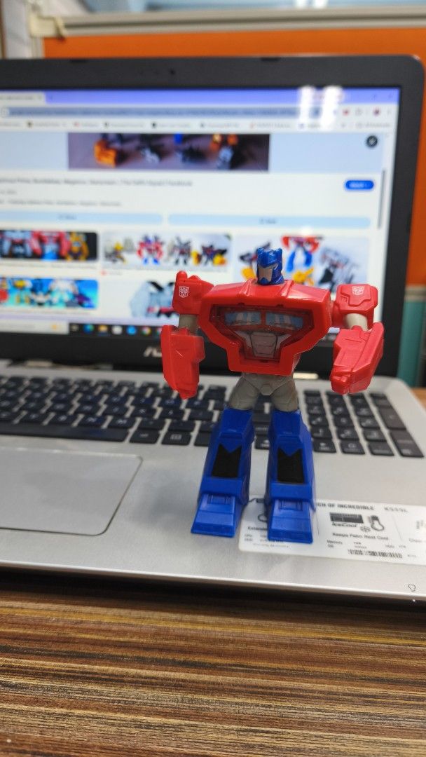 Transformers Optimus Prime Action Figure (Category: Figurines & Statues) located in Caloocan City. Submitted by majehjembo8 (Listing ID 1460745916, Image 1). Description: OPTIMUS PRIME Mcdonalds Cyberverse collection 2019 Iconic Optimus Prime action figure - Classic red and blue color scheme - Perfect for any Transformers fan - Stands independently for easy display - Ideal for both play and display purposes - Looking for a new home!.
