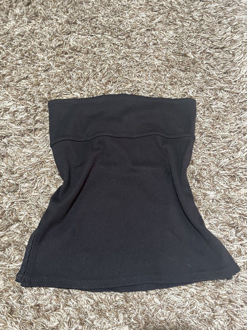 TUBE BLACK TOP (Category: Sleeveless) located in Manila. Submitted by katrize (Listing ID 1460736806, Image 1). Description: .
