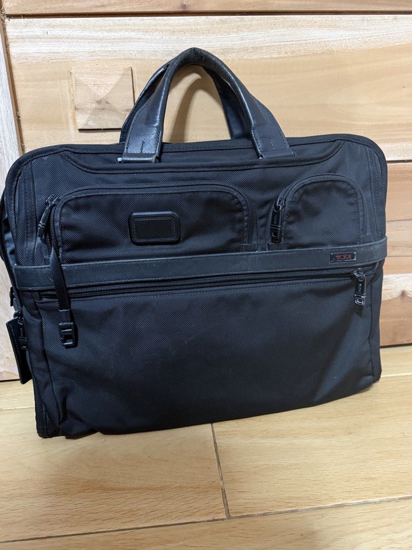 Tumi Alpha 2 organizer Laptop Briefcase (Category: Laptop Bags & Sleeves) located in Calamba. Submitted by japanitems18 (Listing ID 1460767877, Image 1). Description: .