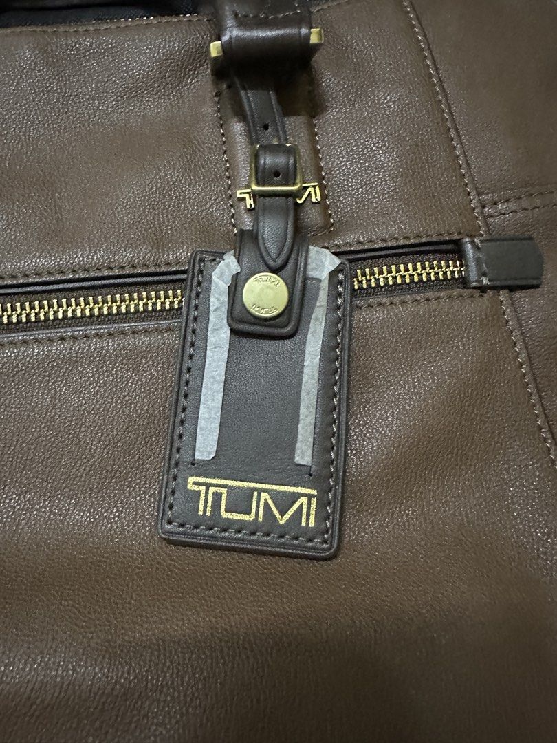 Tumi Branch Slim Laptop Briefcase Bag (Category: Laptop Bags & Sleeves) located in Manila. Submitted by declutteringlot (Listing ID 1460896578, Image 3). Description: .