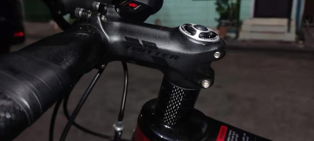 Twitter Sniper Pro Rush (Category: Bicycles) located in Manila. Submitted by mr_guy (Listing ID 1460754822, Image 3). Description: ☀️Frameset: Twitter Sniper pro Full Carbon Size: 48 (48st~51tt) Pressfit BB Shell Full internal ready ☀️Groupset: Sti: 11s retrospect (mechanical) Rd: 11s retrospect (carbon pulley) Fd: 2x retrospect Crankset: Retrospect (hollowtech) (50t/34t) Cogs: Retrospect (11t/30t) ☀️Cockpit: Dropbar: twitter (380mm) Saddle: twit