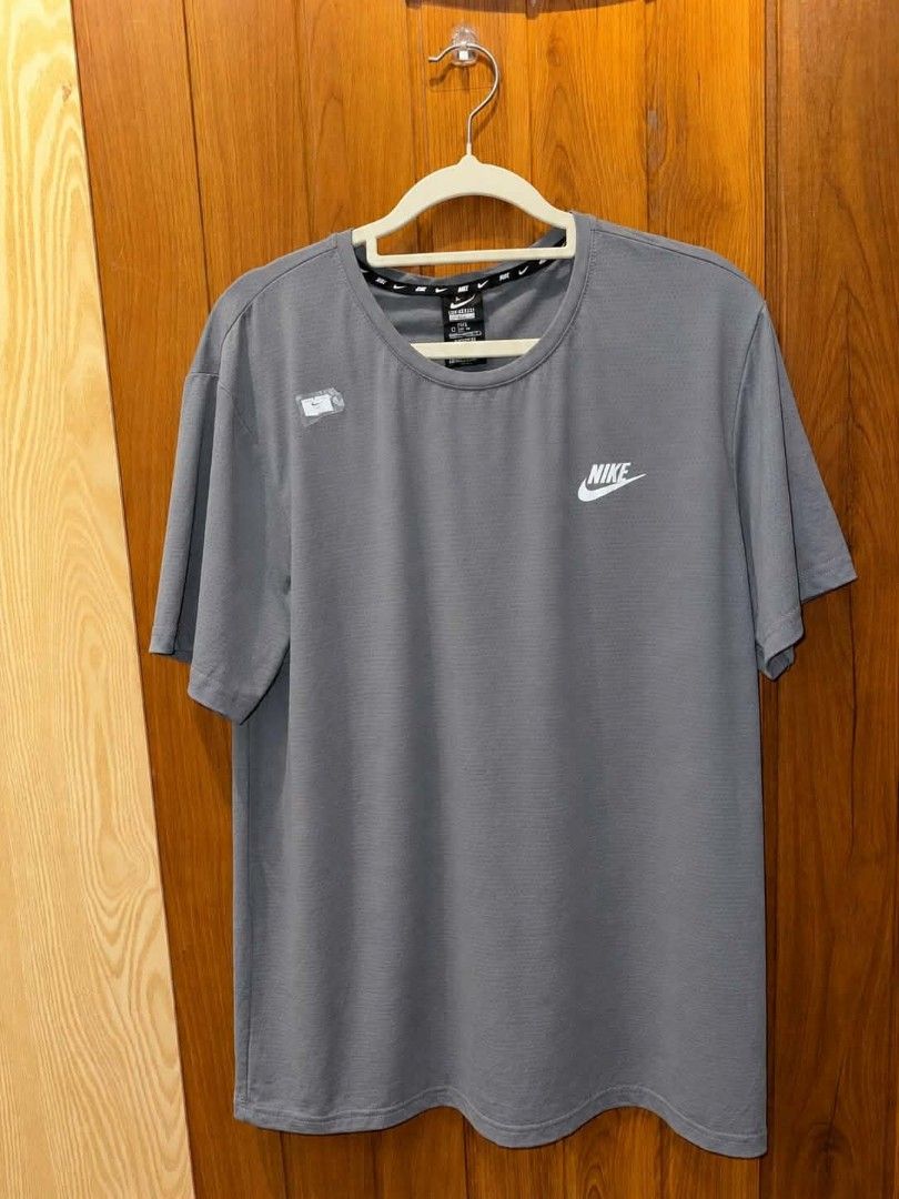 Ukay Ukay (Category: Tshirts & Polo Shirts ) located in Bulacan. Submitted by ukaybrandedshop (Listing ID 1460859128, Image 2). Description: NEW ARRIVAL ALERT! 🔥👀 PASILIP PALANG SOLID NA! ✨ Lahat yan available mga suki! ✅ ORIGINAL DRIFIT TEES (Nike, Adidas etc.) - Pang gym, pang porma, presko suotin 🥶 ✅ ORIGINAL H&M PLAIN TEES - Hindi basta plain, ganda ng tela! 💯 ✅ Lahat po ng nasa pic AVAILABLE PA! 📦 Shipping: J&T / Lalamove 📩 PM lang sa 