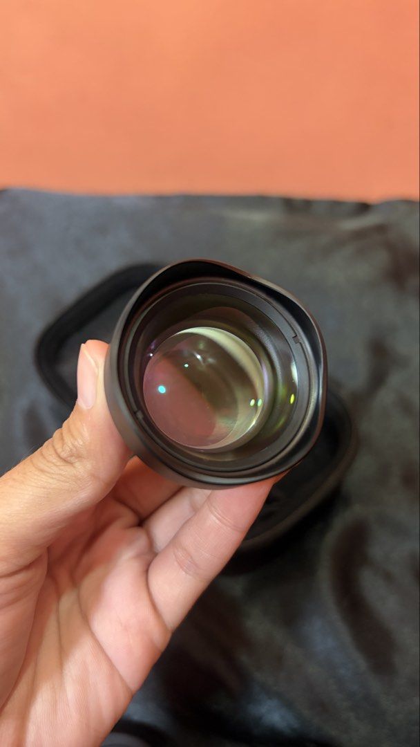 ULANZI 75 mm Macro Camera Lens Complete Kit with Clip and Case (Category: Cameras) located in Pasig City. Submitted by kimberlytorralba (Listing ID 1460897833, Image 2). Description: - MOP: Maya - MOD: Any motor couriers (c/o buyer).