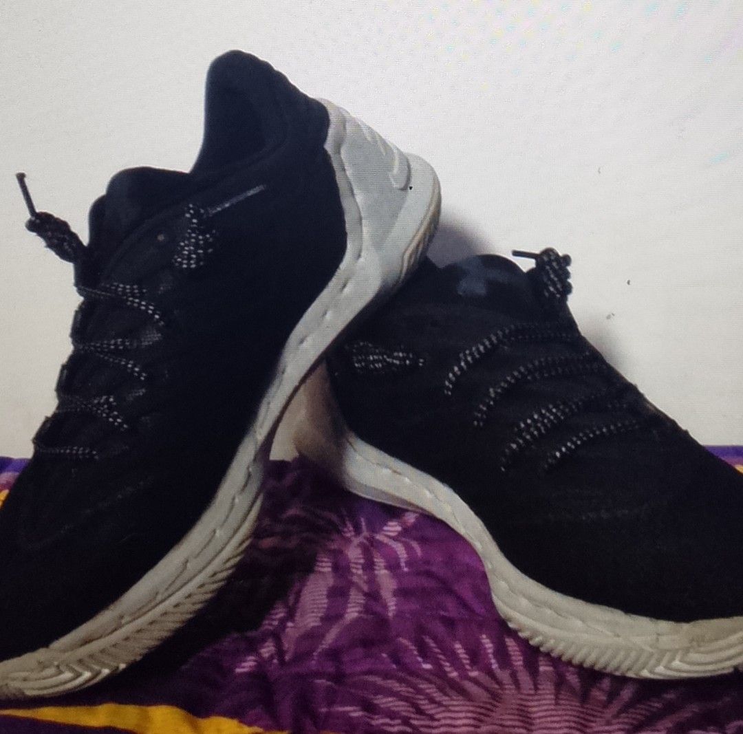 Under armour (Category: Casual Shoes) located in Bulacan. Submitted by changchang31 (Listing ID 1460782366, Image 2). Description: men size 7.5 to 8.