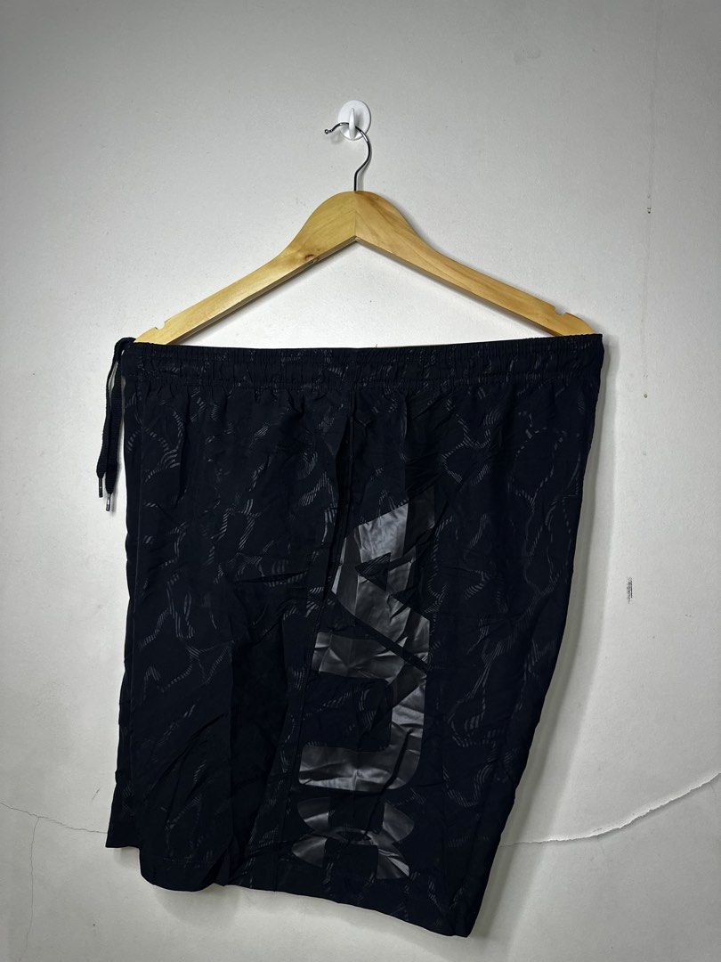 UNDER ARMOUR (Category: Shorts) located in Molave. Submitted by thriftmate13 (Listing ID 1460786682, Image 1). Description: .
