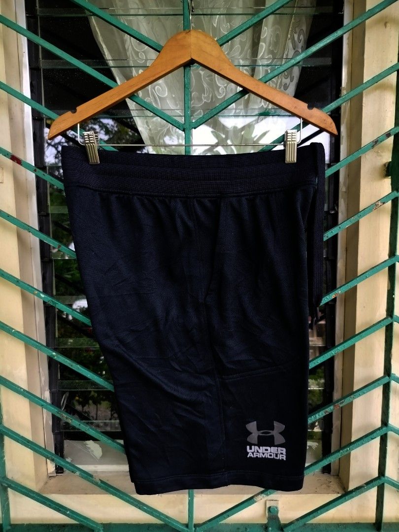 Under Armour (Category: Activewear) located in Manila. Submitted by dada_fernandez_2000 (Listing ID 1460831186, Image 1). Description: .