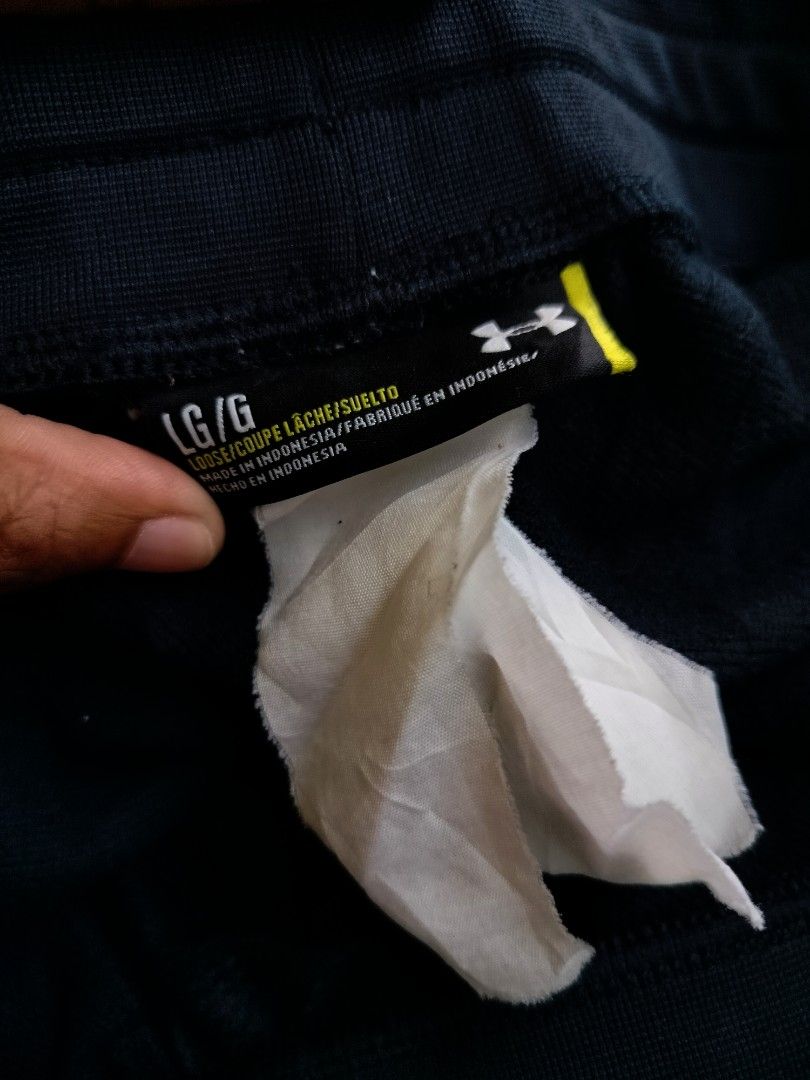Under Armour (Category: Activewear) located in Manila. Submitted by dada_fernandez_2000 (Listing ID 1460831186, Image 3). Description: .