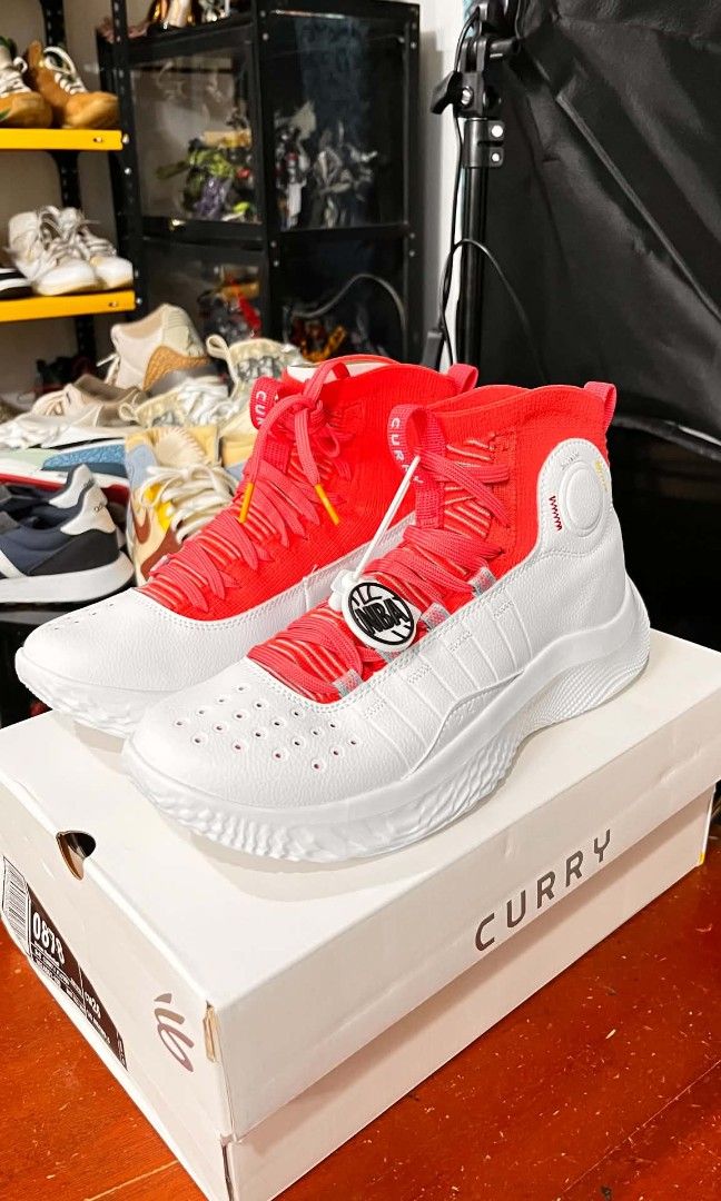Under Armour Curry 4 (Basketball) (Category: Sneakers) located in Cainta. Submitted by wichaelthriftstall (Listing ID 1460833820, Image 1). Description: Under Armour Curry IV Flo Tro (Basketball) Size US 8/41 W - 9.5 26 cm Location Cainta Rizal free shipping included original with box.