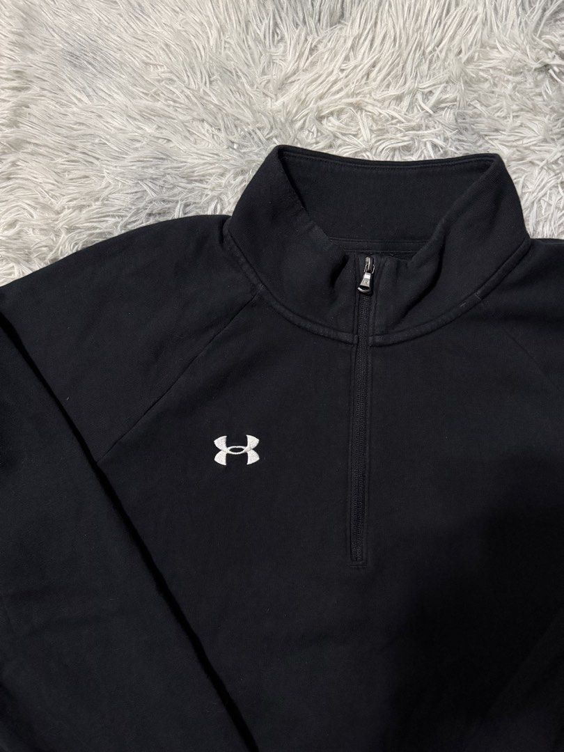Under Armour Quarter Zip (Category: Coats, Jackets and Outerwear) located in Cavite. Submitted by timsiojo (Listing ID 1460914898, Image 2). Description: Dimension L29W25 Issue see last pic Cavite loc .