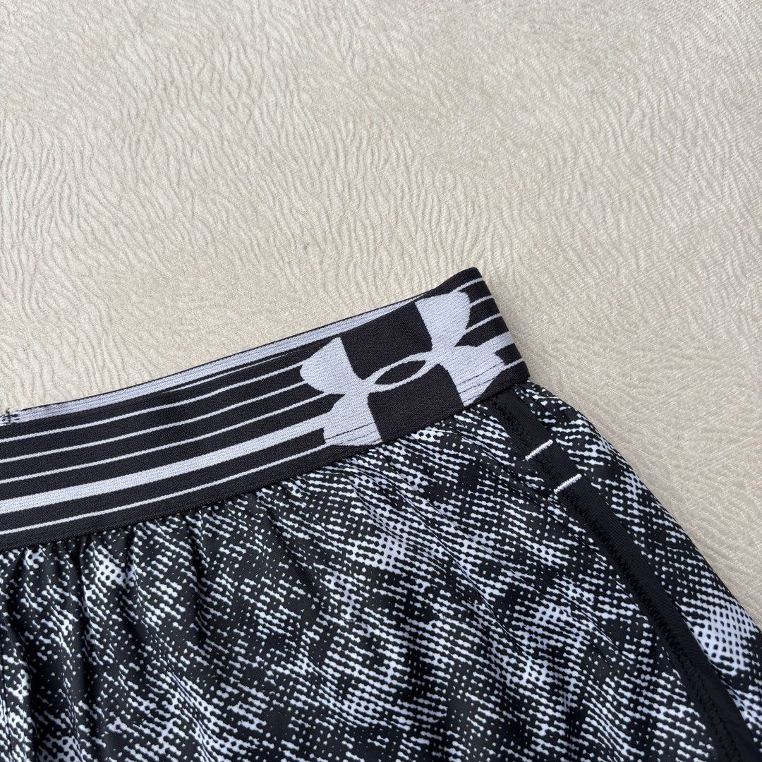Under Armour Running Shorts (Category: Shorts) located in Baybay. Submitted by thrift.ed2023 (Listing ID 1460719209, Image 3). Description: Under Armour Running Shorts 24” to 30” Waistline Stretchable No Issue Need Wash Good as New.