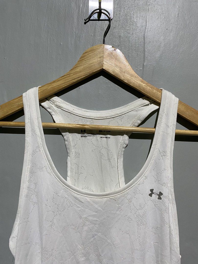 UNDER ARMOUR TANK TOP❗️ (Category: Activewear) located in Compostela. Submitted by sales.bud (Listing ID 1460864888, Image 2). Description: 📌UNDER ARMOUR ▪️SIZE - SMALL ▪️DIMES - 17 x 26 ▪️CONDITION - BRANDNEW WITH HANGTAG.