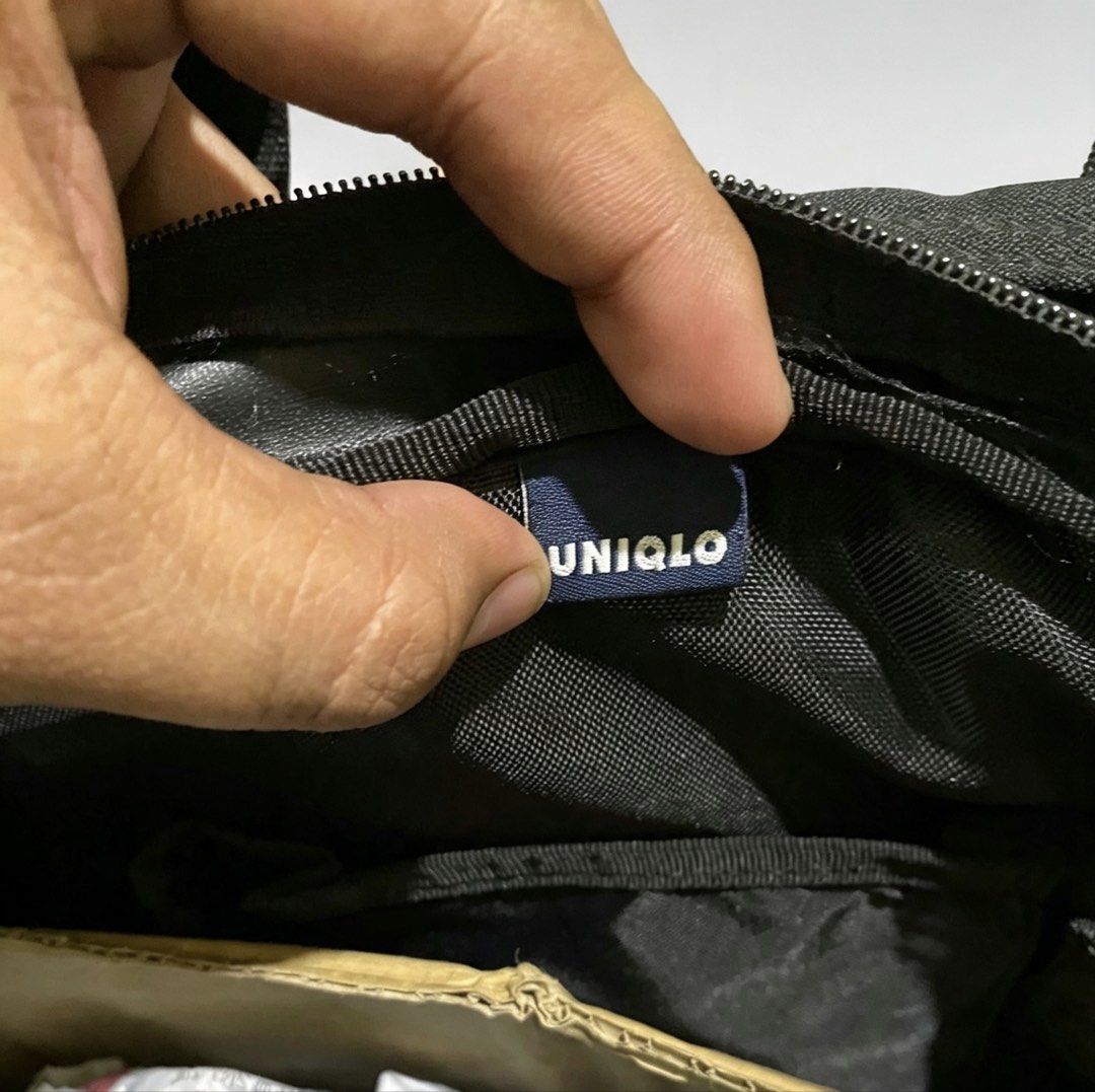 Uniqlo 2way (Category: Briefcases) located in Bato. Submitted by itsmethriftlist (Listing ID 1460914047, Image 3). Description: Excellent condition No issue 2way briefcase sling bag .