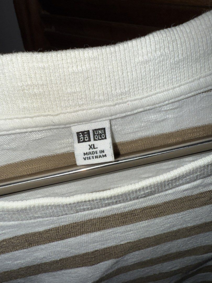 Uniqlo boxy tee (Category: Shirts) located in San Pedro. Submitted by vennizventura (Listing ID 1460767844, Image 3). Description: Guaranteed authentic No flaws Please note: Color may slightly vary in photos due to lighting. 😊.
