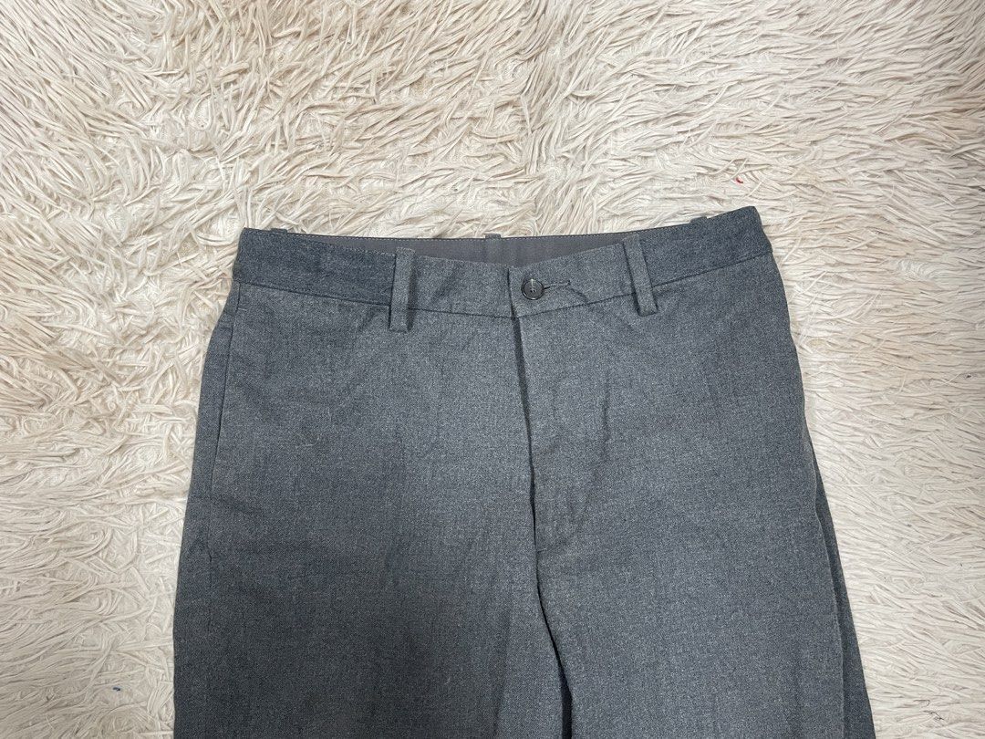 Uniqlo EZY Ankle Pants 2-way stretch (Category: Trousers) located in Mexico. Submitted by addyshane78413 (Listing ID 1460725236, Image 3). Description: Uniqlo EZY Ankle Pants 2-way stretch Color: dark gray Small on tag W:30 L: 36 MOP: Gcash ✅ Mine Now, Pay Now ✅ First to Pay, Gets the Item ❌No rush shipping 📍 PAMPANGA Courier: JnT 🚚🚚 PM 💌💌 .