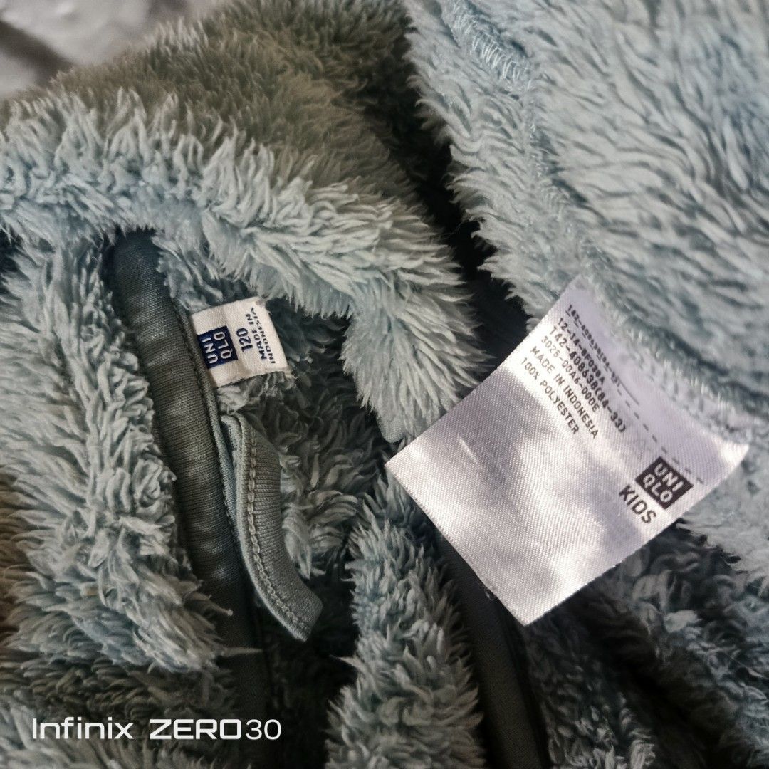 UNIQLO FLEECE JACKET 120 (Category: Babies & Kids Fashion) located in Quezon City. Submitted by ahyazheabea (Listing ID 1460914831, Image 2). Description: .