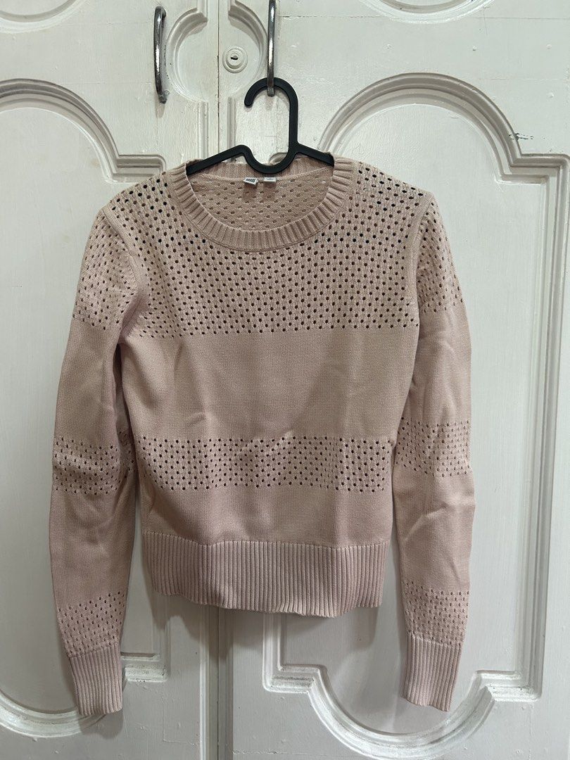 Uniqlo Knit Sweater (Category: Coats, Jackets and Outerwear) located in Meycauayan. Submitted by ms.einz (Listing ID 1460759109, Image 1). Description: - Uniqlo pink knit sweater - Size: Medium (M) - Features textured, perforated horizontal stripes - Ribbed cuffs #uniqlo #zara .