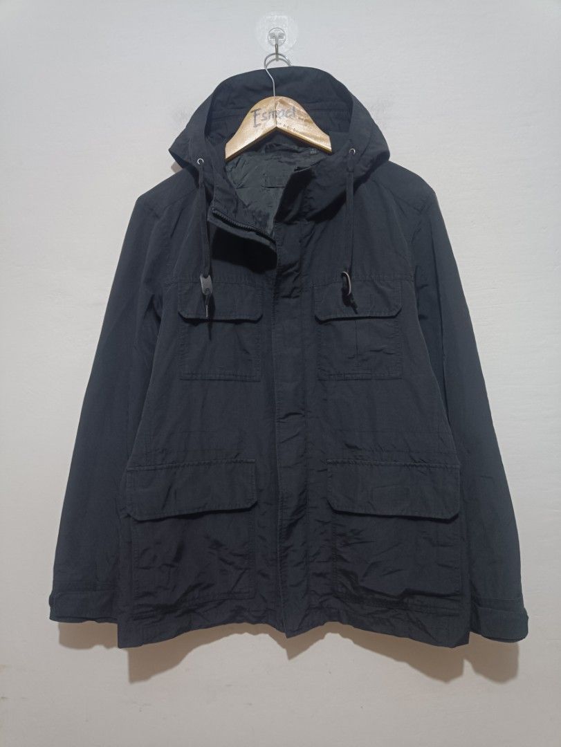 UNIQLO MOUNTAIN PARKA JACKET (Category: Coats, Jackets and Outerwear) located in Calbayog City. Submitted by tetoysthrift89 (Listing ID 1460888966, Image 1). Description: UNIQLO MOUNTAIN PARKA JACKET EXCELLENT LARGE(22X28) NO ISSUE CR 9.7/10.