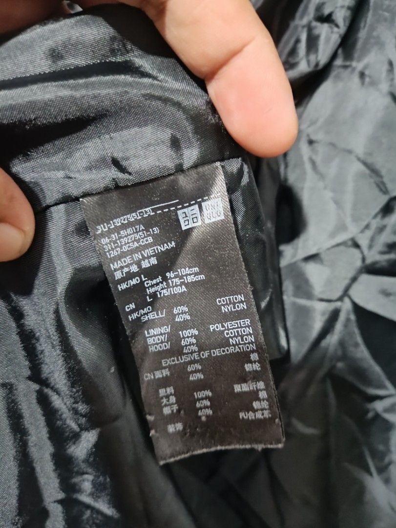 UNIQLO MOUNTAIN PARKA JACKET (Category: Coats, Jackets and Outerwear) located in Calbayog City. Submitted by tetoysthrift89 (Listing ID 1460888966, Image 3). Description: UNIQLO MOUNTAIN PARKA JACKET EXCELLENT LARGE(22X28) NO ISSUE CR 9.7/10.