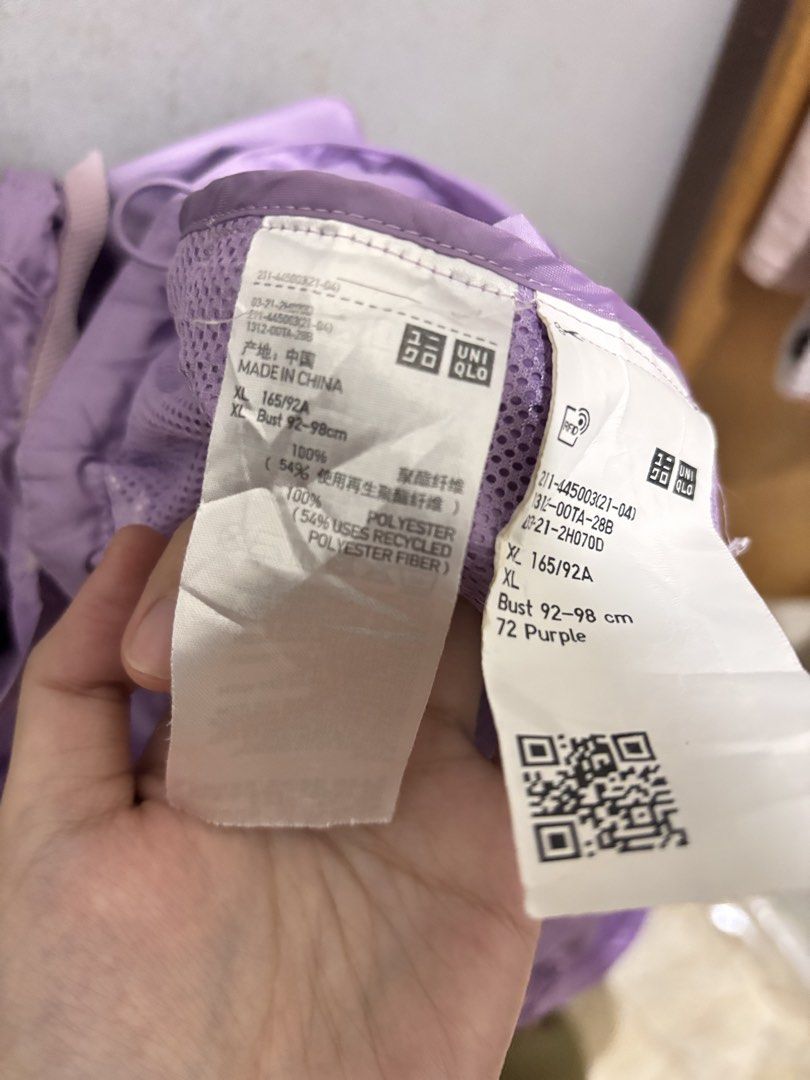 Uniqlo parka (Category: Activewear) located in Baguio. Submitted by craft.matcha (Listing ID 1460903605, Image 2). Description: Uniqlo parka XL on tag Fits L-Xl No flaws Gcash MOP .