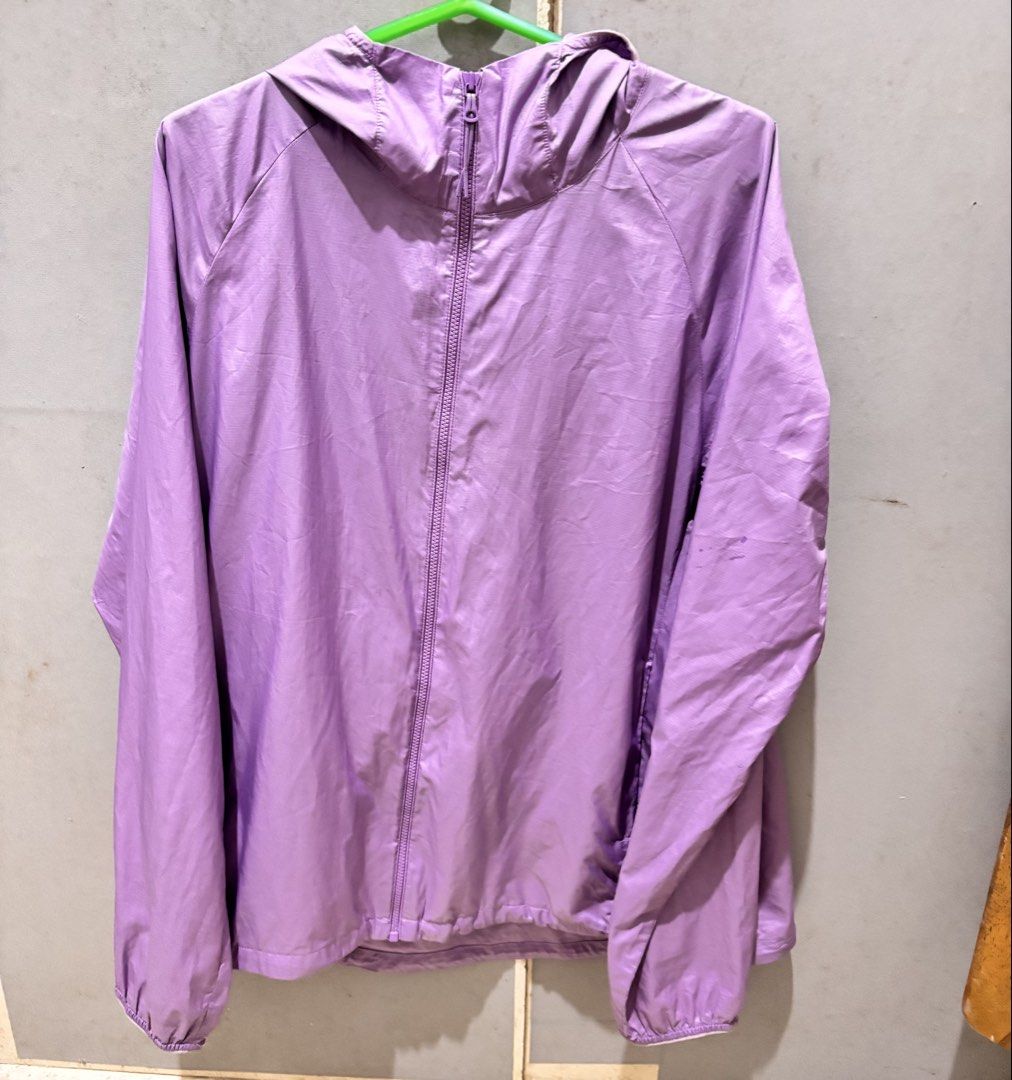 Uniqlo parka (Category: Activewear) located in Baguio. Submitted by craft.matcha (Listing ID 1460903605, Image 3). Description: Uniqlo parka XL on tag Fits L-Xl No flaws Gcash MOP .