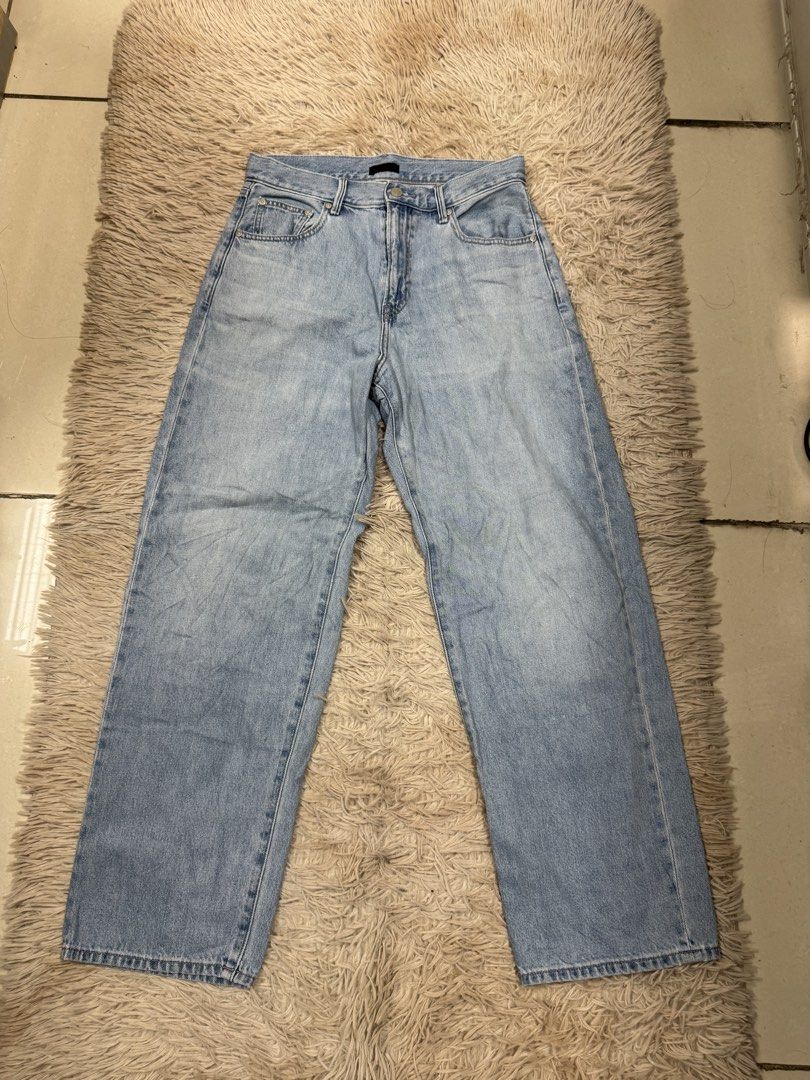 Uniqlo Straight Jeans (Category: Jeans) located in Guagua. Submitted by clothingbyl (Listing ID 1460776542, Image 1). Description: .