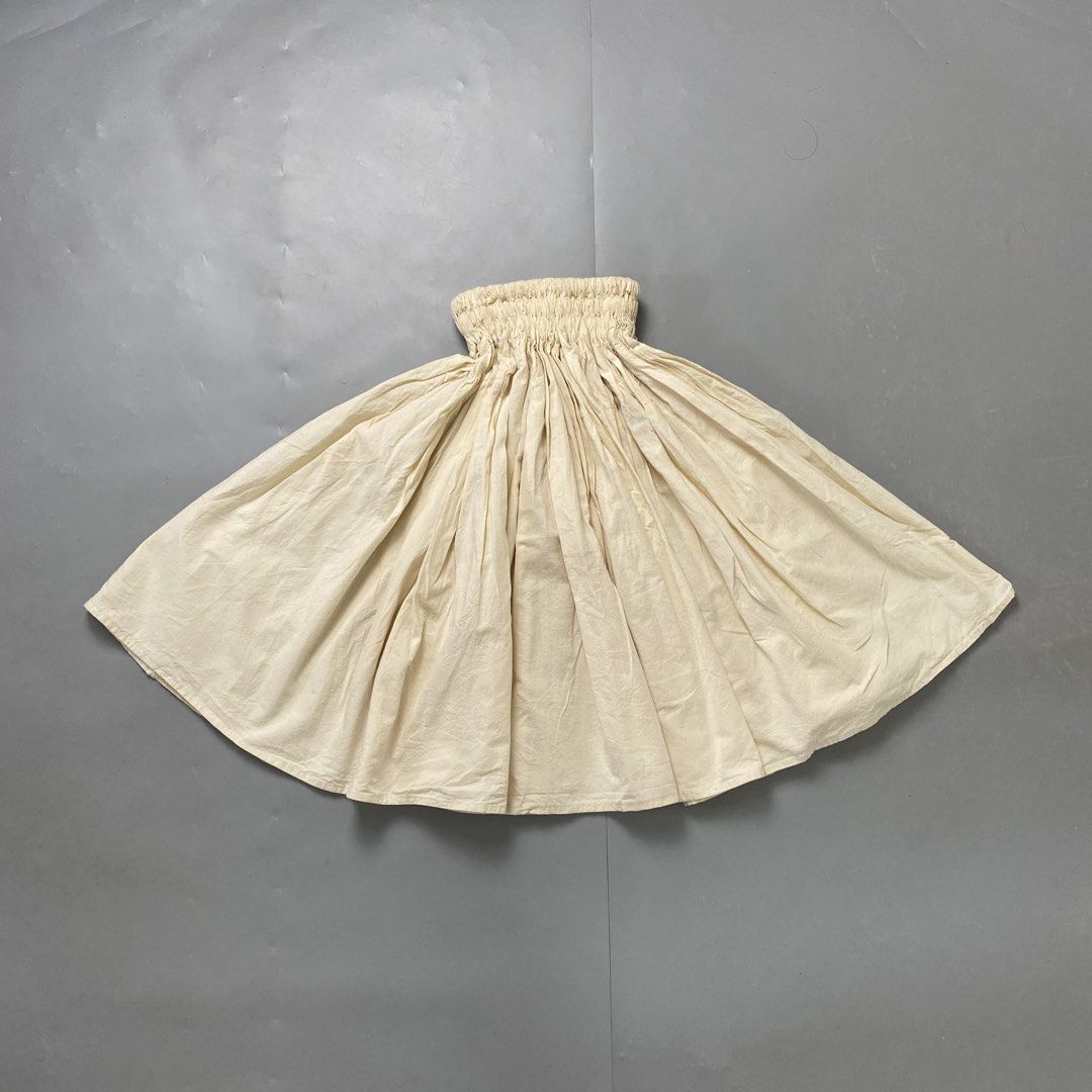 Untag 🌸 | Beige Flowy Mini Skirt (Category: Skirts) located in Bulacan. Submitted by orc.ph (Listing ID 1460813069, Image 1). Description: Untag 🌸 | Beige Flowy Mini Skirt Material Used: Cotton - Beige - Pleated - Flowy - Mini Skirt - Garterized - Stretchable - A Line Skirt - Coquette - Casual - Semi Formal - Fairycore ‎-Size: XS-M ‎-Waistline: 14-25" ‎-Length: 21" ‎Pristined Condition. No Visible Flaws ‎ No Issue At All ‎⚠️Note: For Inspo lang